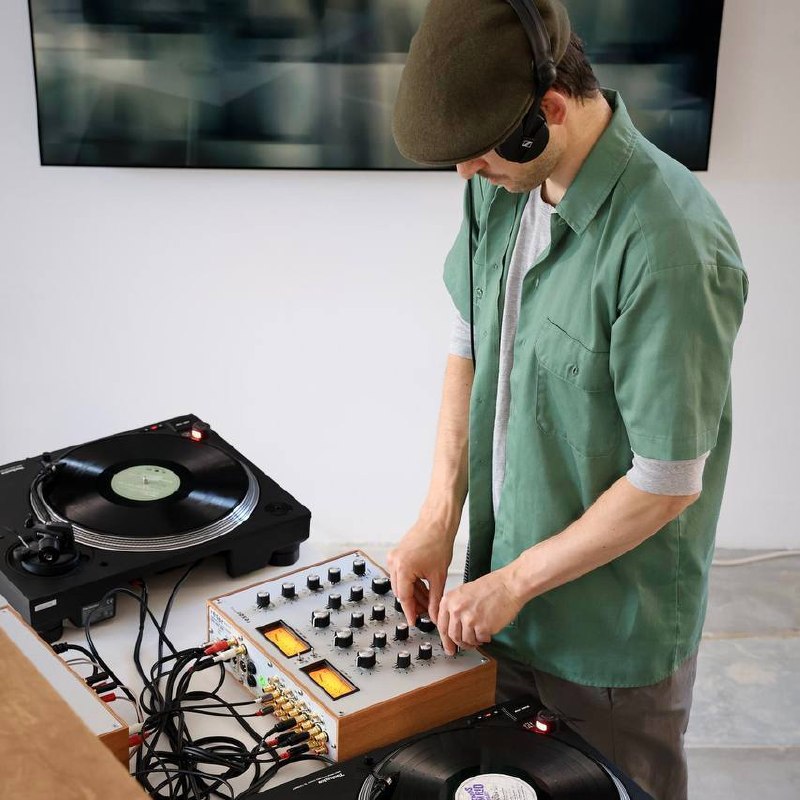 A Tea & Vinyl collaboration session at a venue