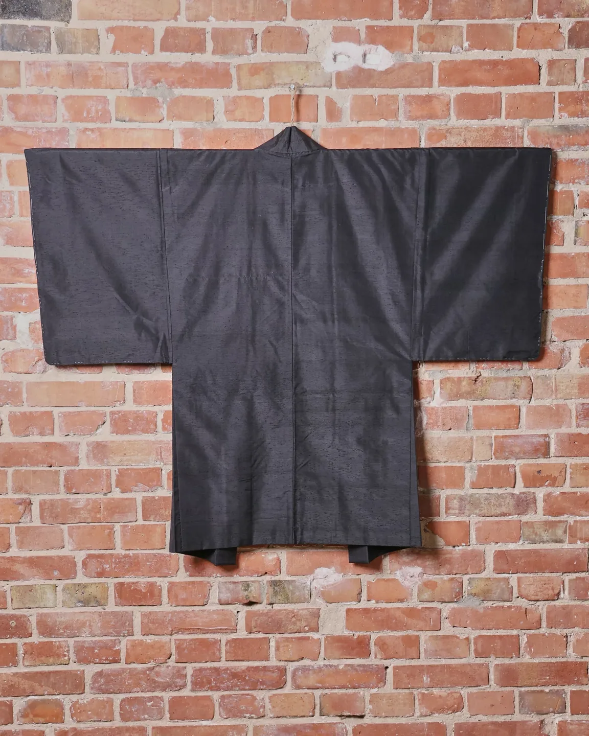 Dark textured haori with a pale striped lining — view 4