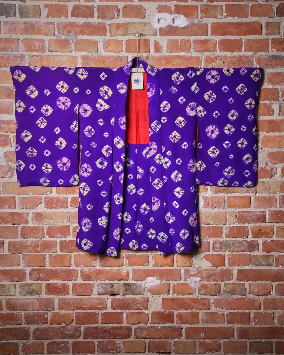 Violet haori with yellow and white diamonds — view 1