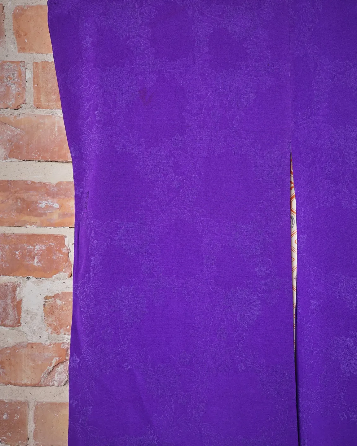 Purple haori with a woven pattern and crest — view 2
