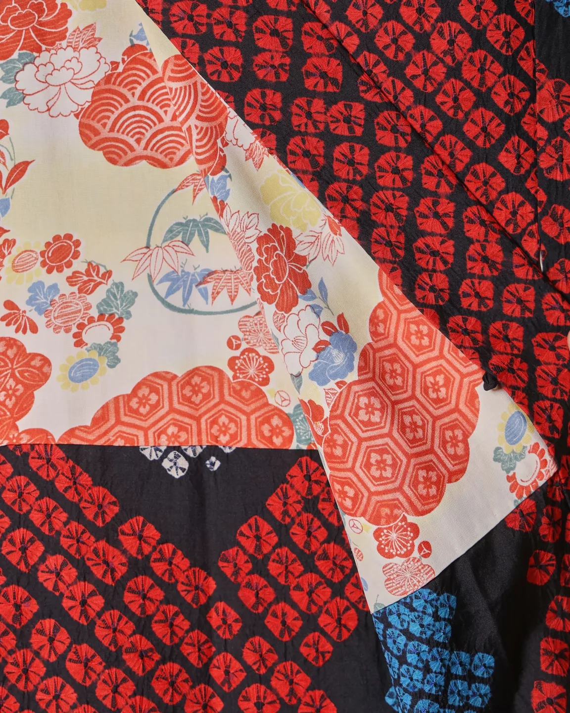 Red-black haori with colourful geometric motifs — view 4