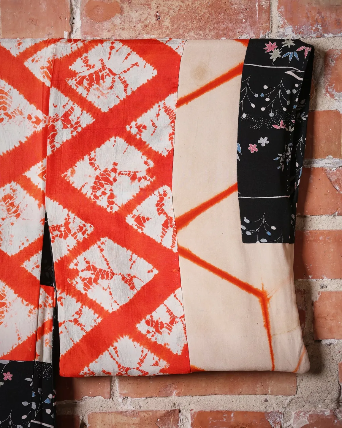 Black floral haori with an orange lining — view 11