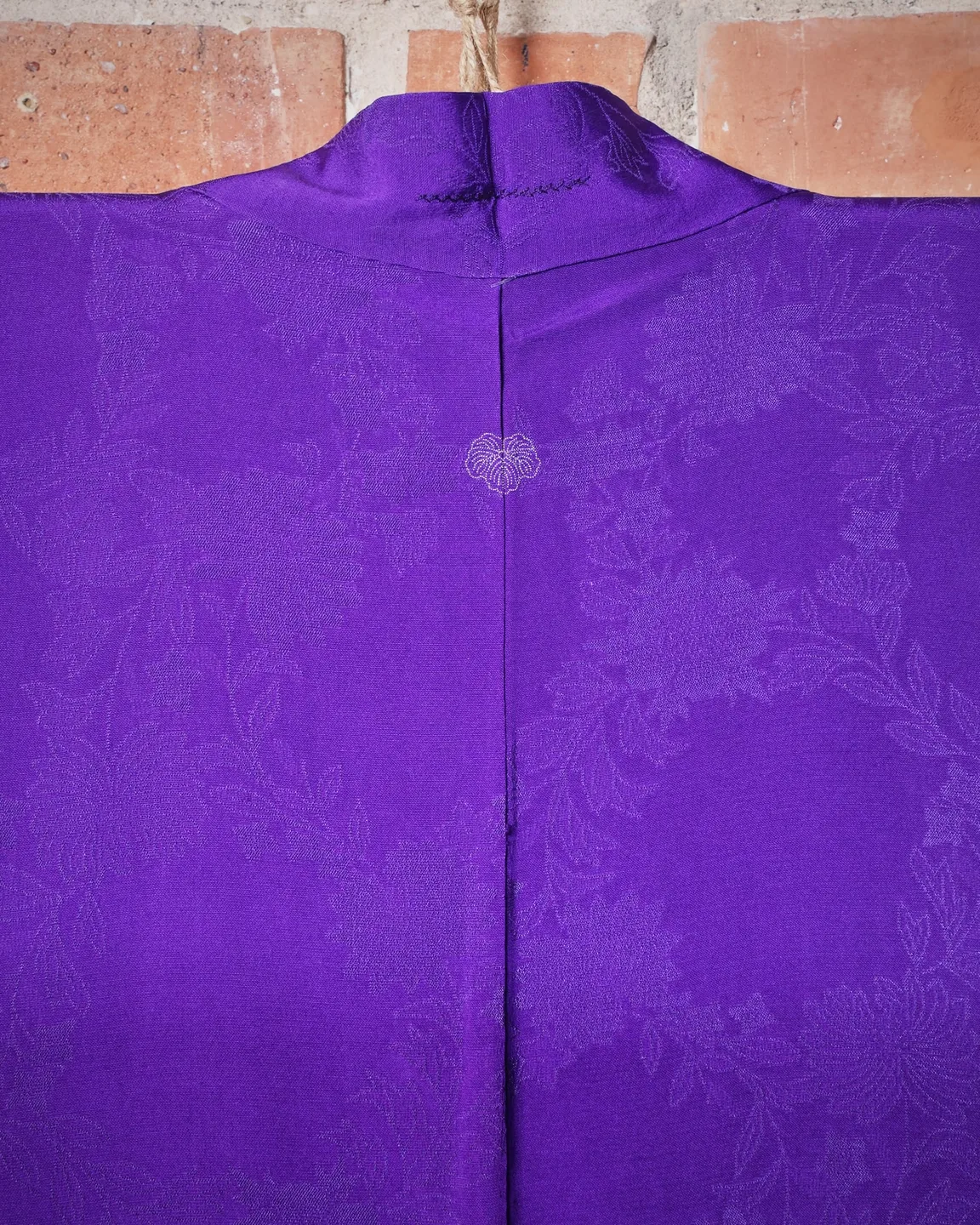 Purple haori with a woven pattern and crest — view 5