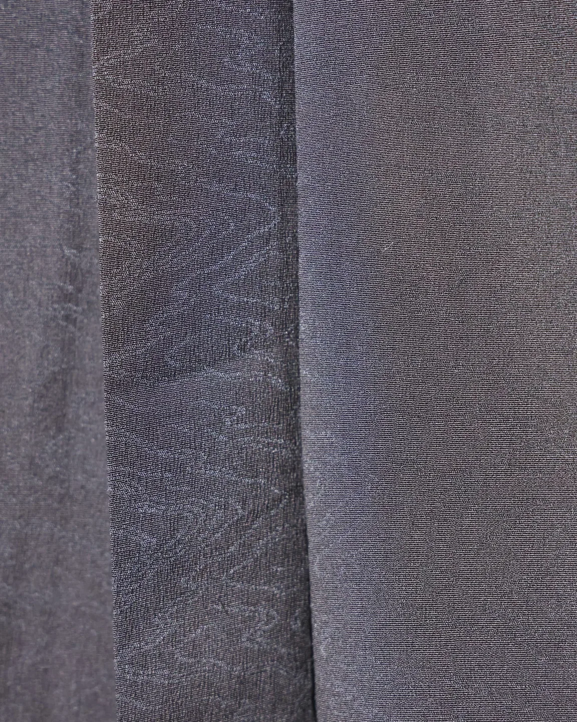 Dark haori with a woven woodgrain pattern — view 3
