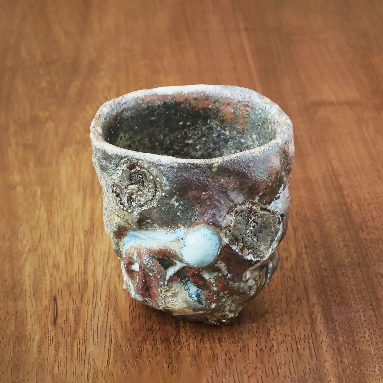 Ash glaze kurinuki guinomi