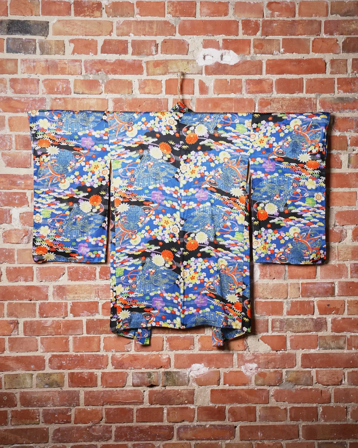 Blue jacket with a multicoloured floral pattern — view 4