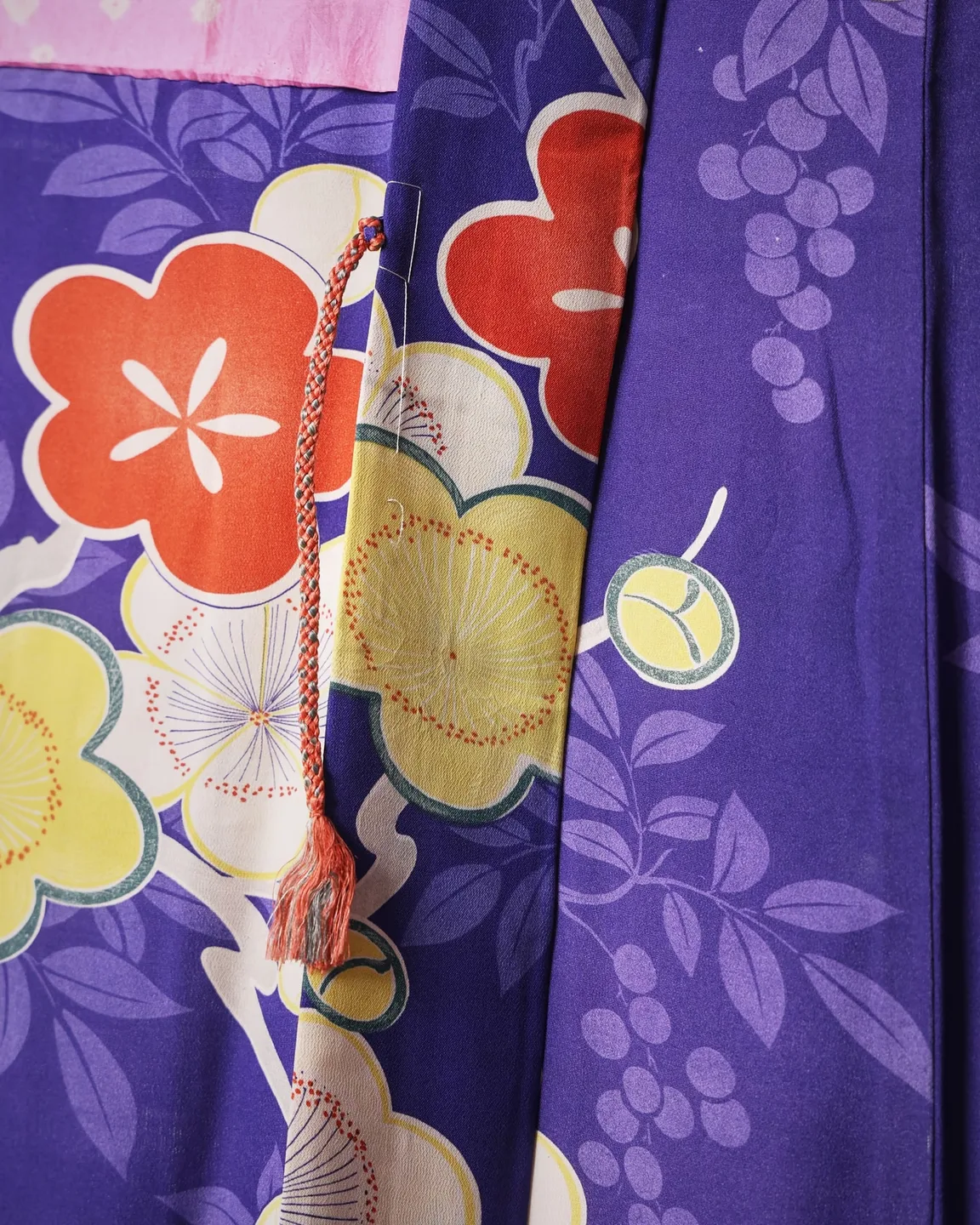 Purple haori with large multicoloured flowers — view 9