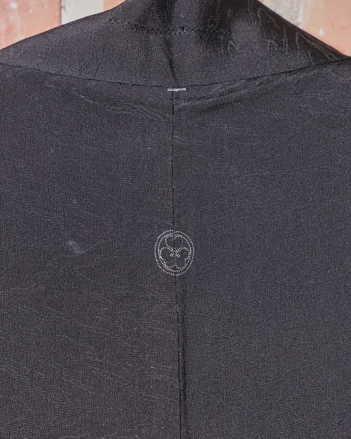Dark haori with a woven woodgrain pattern — view 6