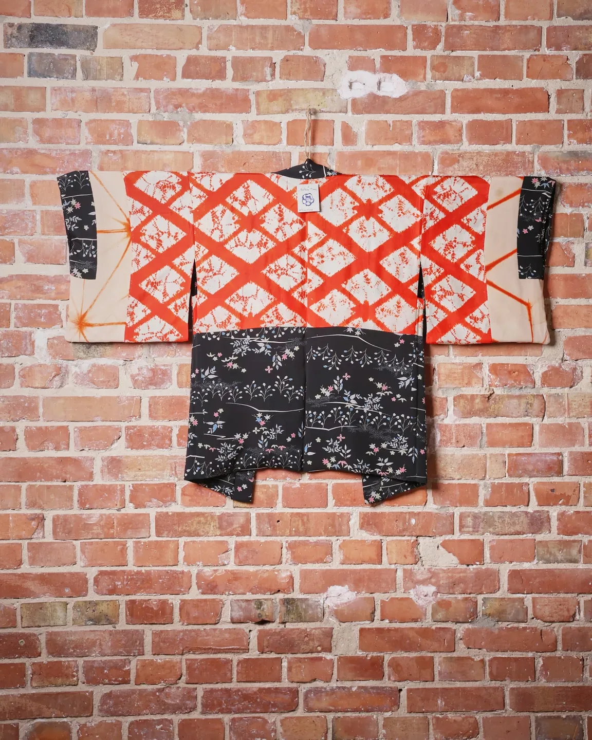 Black floral haori with an orange lining — view 9
