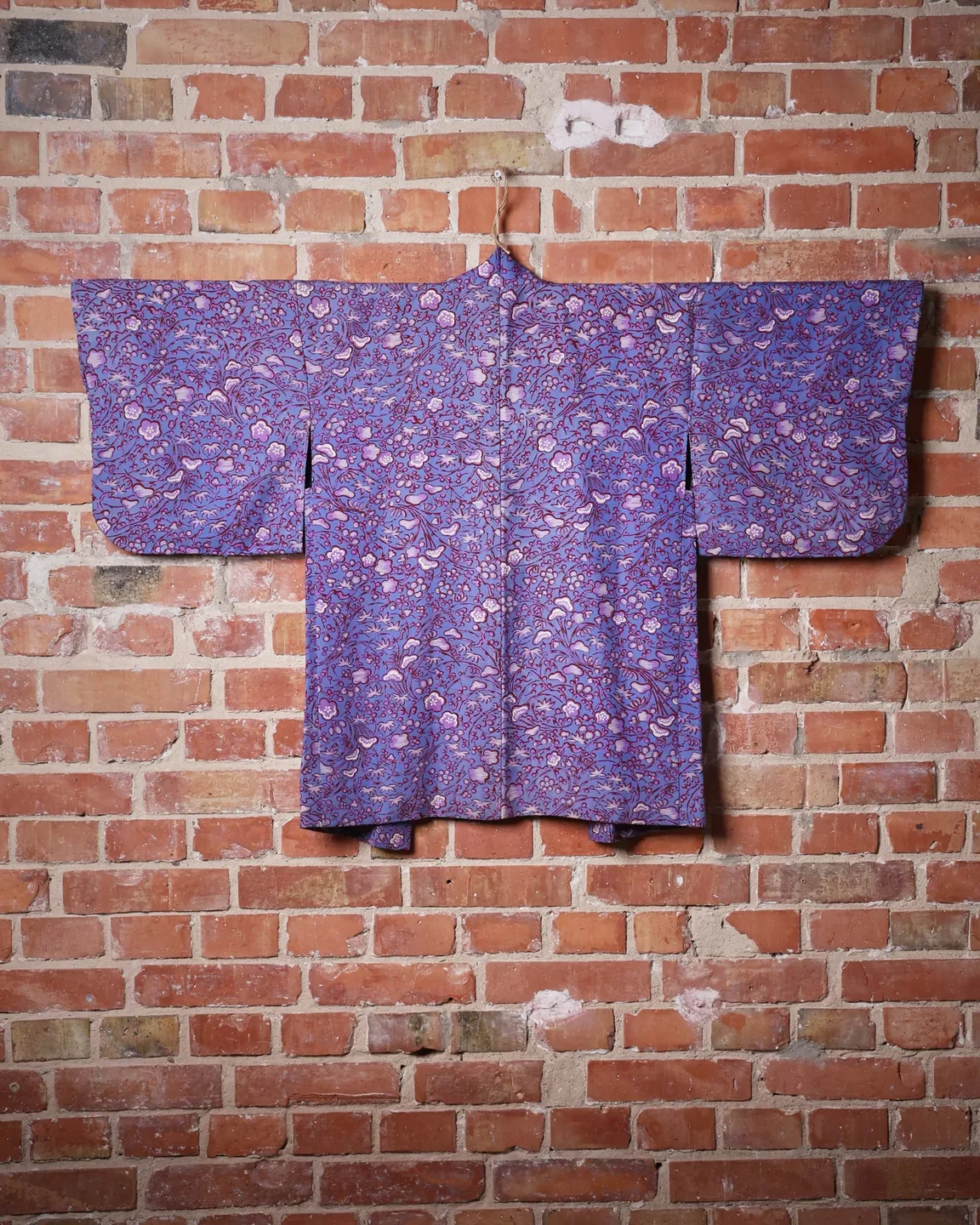 Lilac haori with a burgundy botanical pattern — view 3