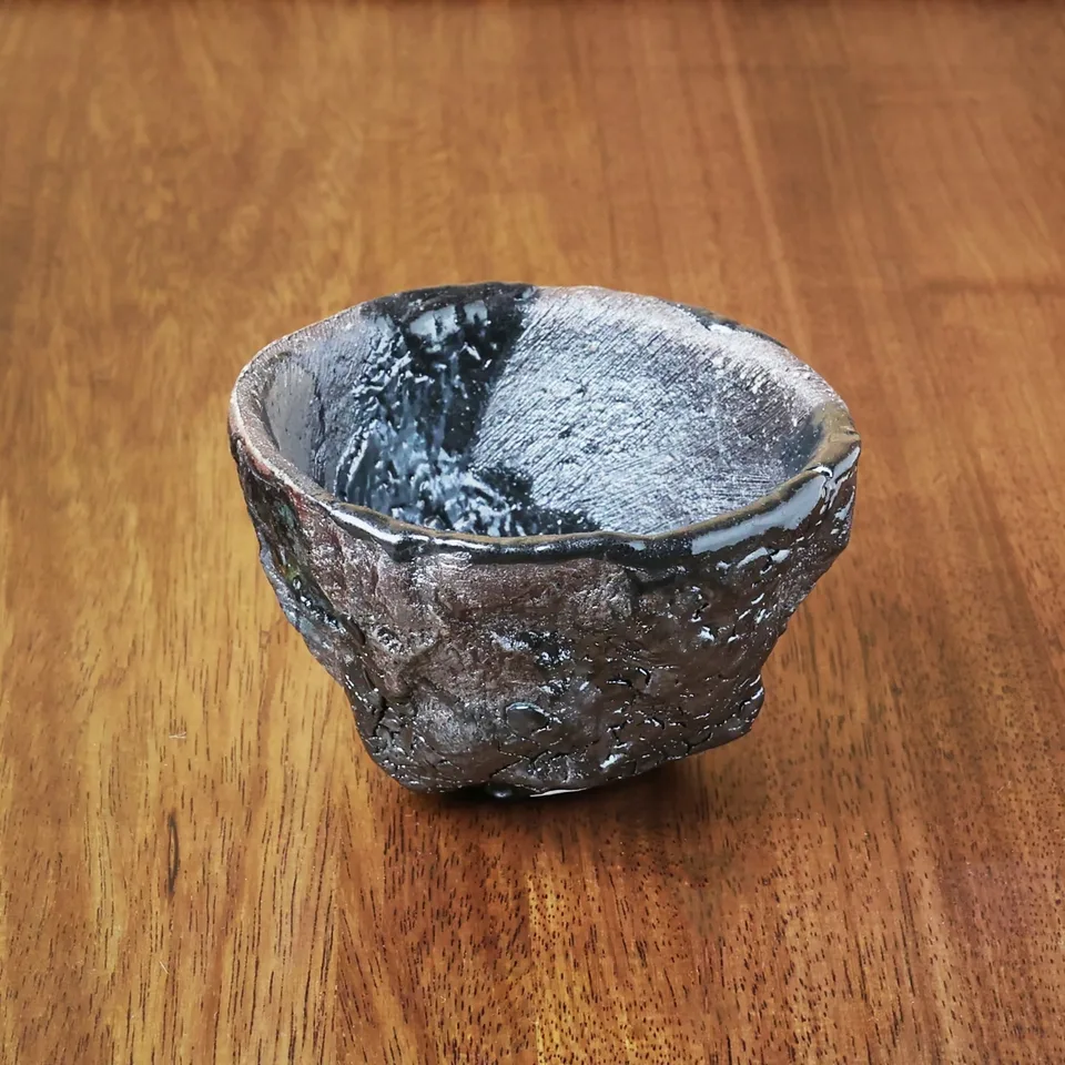 Hikidashi Black Kurinuki Guinomi