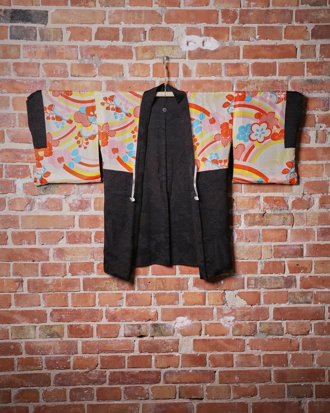 Black haori with a woven pattern and floral lining — view 6