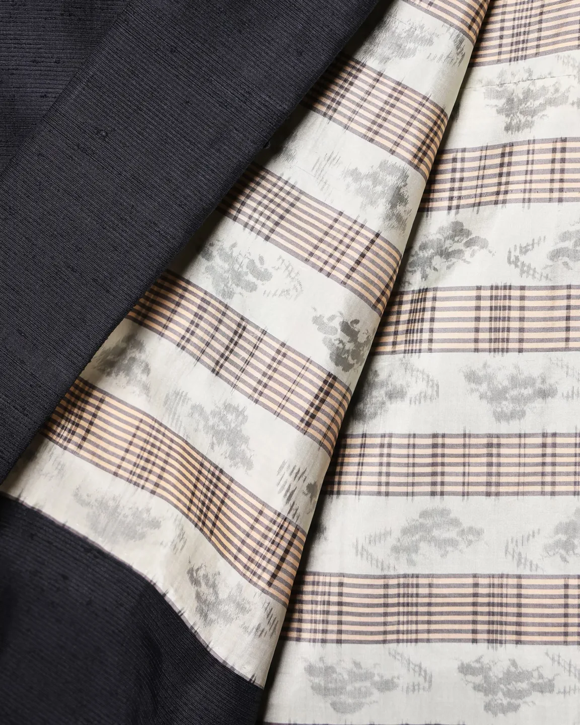 Dark textured haori with a pale striped lining — view 3