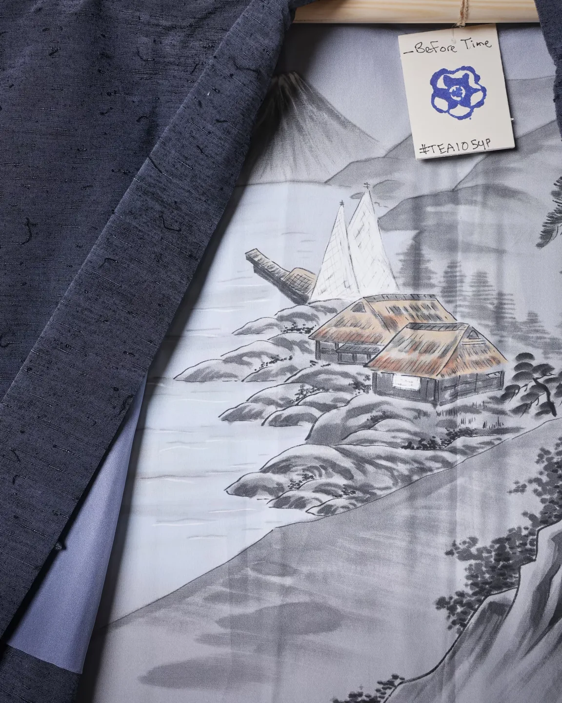 Grey-blue haori with a mountain landscape lining — view 4